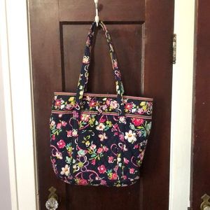 Vera Bradley medium size tote with tortoise colored buckle closure